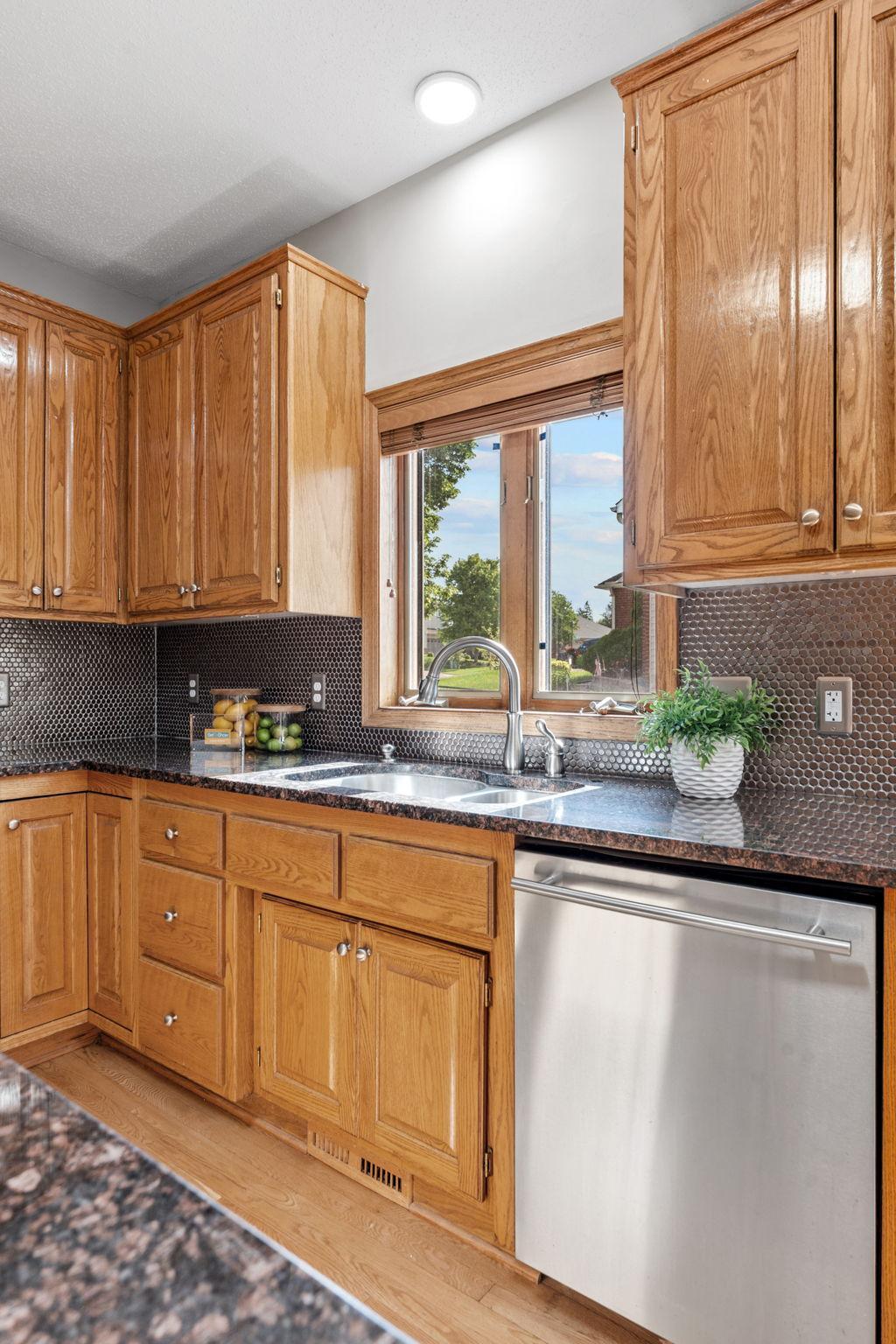 24-web-or-mls-4290 Cottonwood Ln N-24.jpg