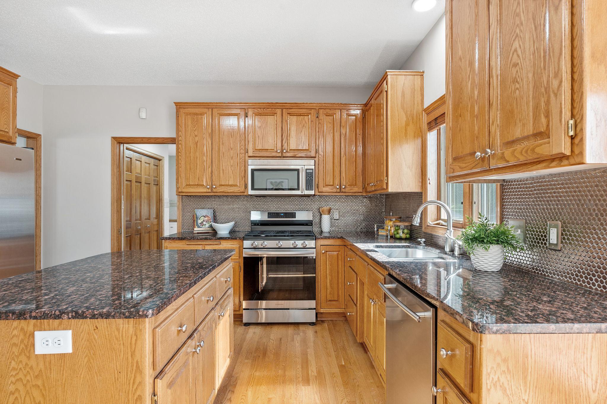 25-web-or-mls-4290 Cottonwood Ln N-25.jpg