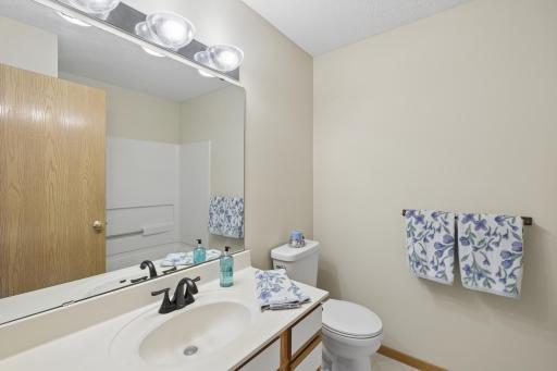9062 Terra Verde Trail, Eden Prairie, MN 55347