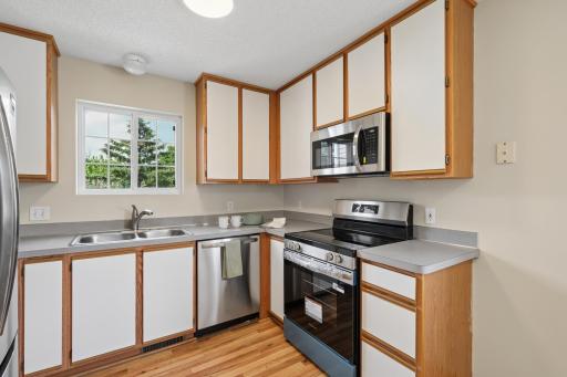 9062 Terra Verde Trail, Eden Prairie, MN 55347