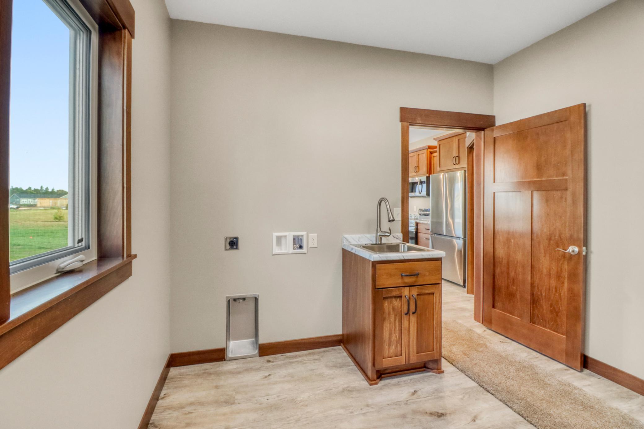 Laundry_mudroom1_1.JPG