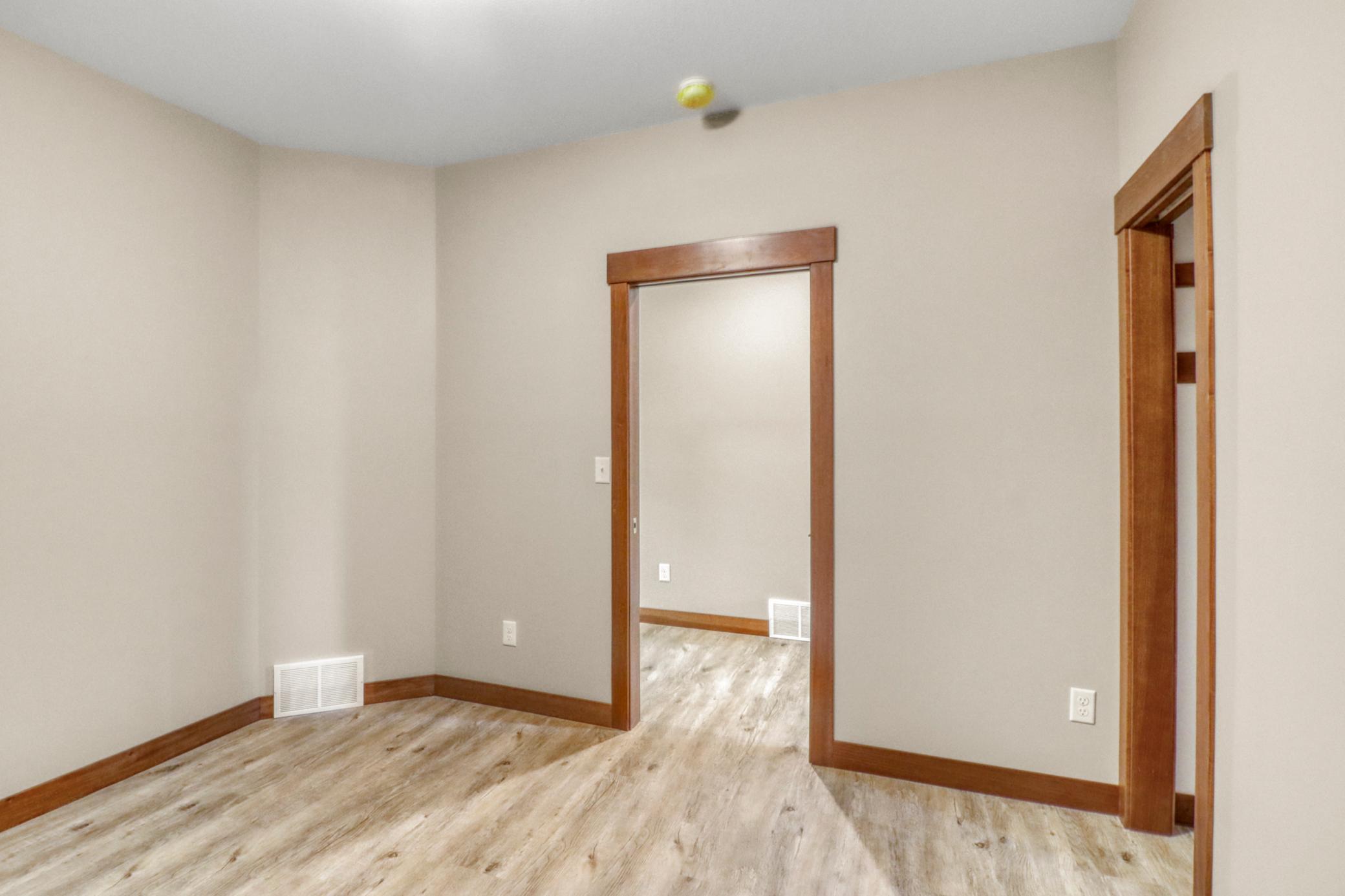 Office1_3.JPG