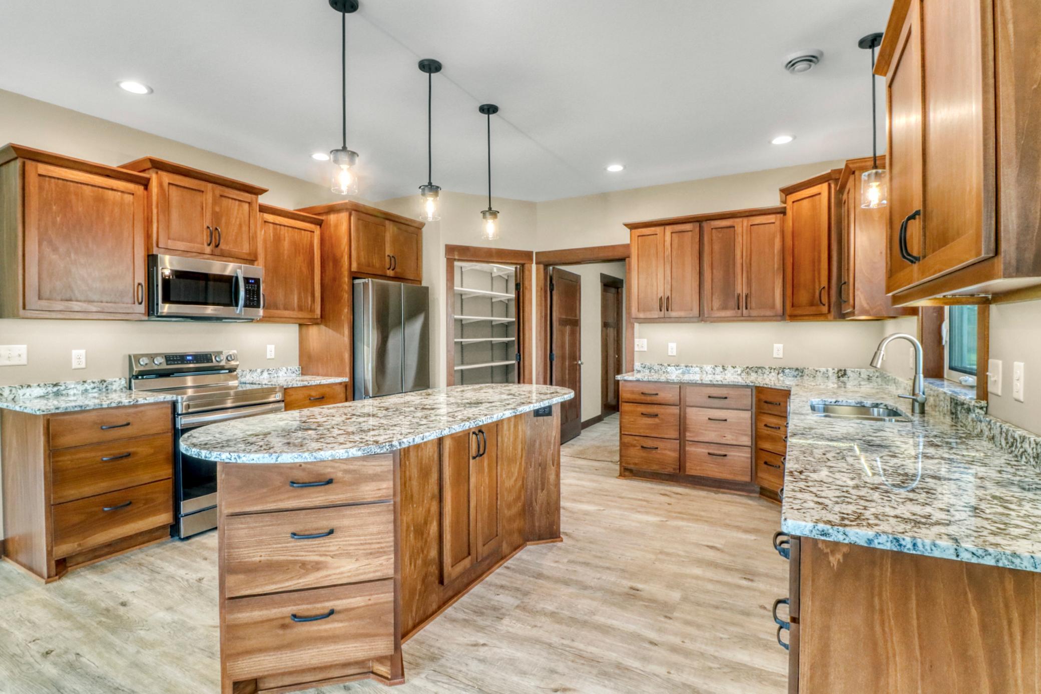 Kitchen1_3.JPG