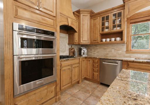 7617 Brooklyn Park Drive, Minneapolis, MN 55444