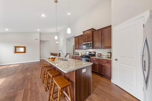 137 Bluff Lane, Dundas, MN 55019