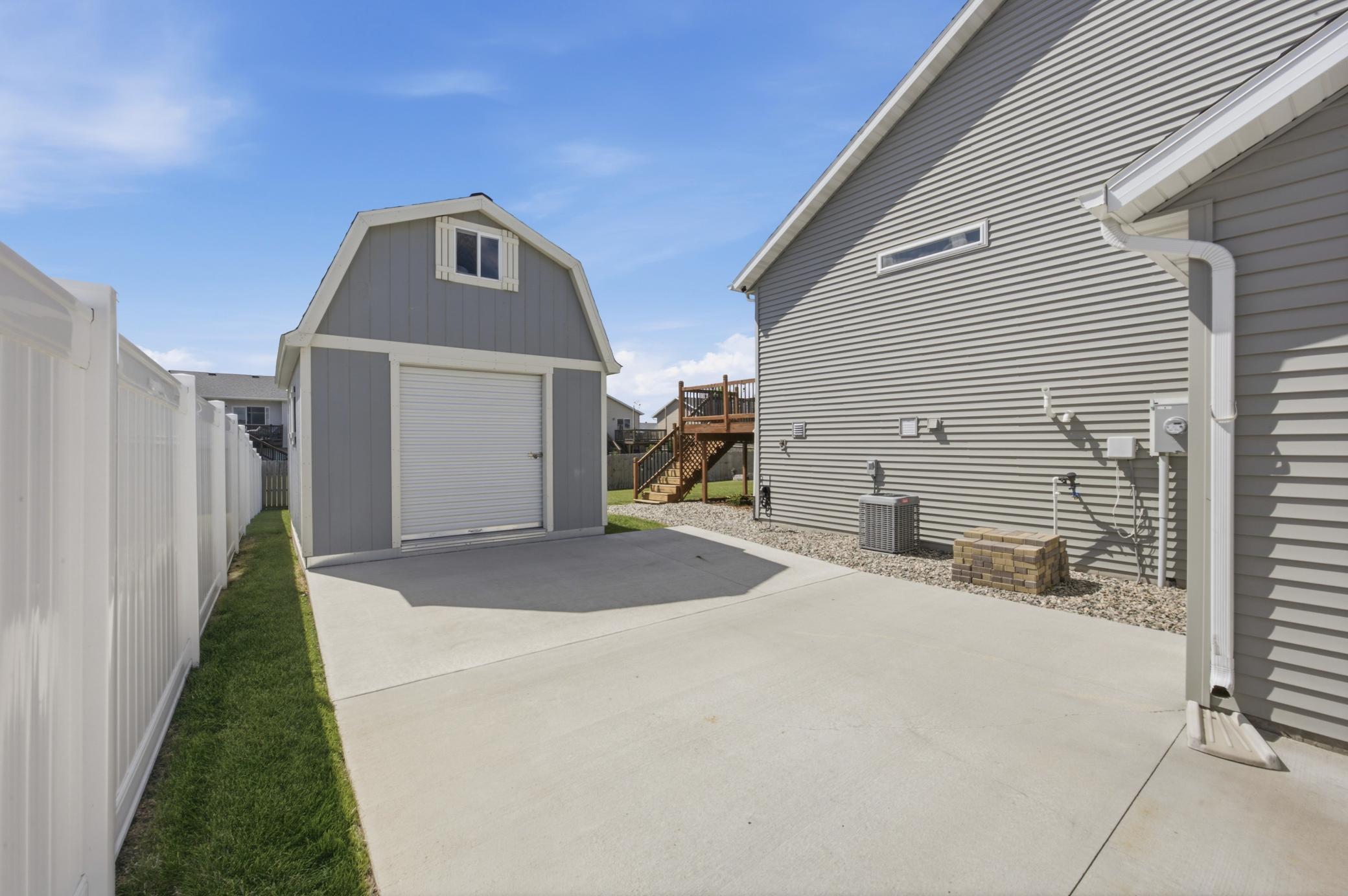 Garage/Shed & Extra Park Slab