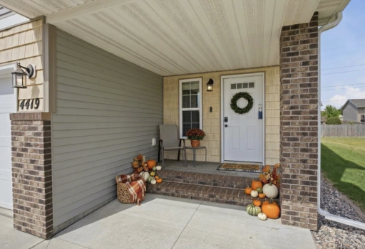 4419 17th Street S, Moorhead, MN 56560