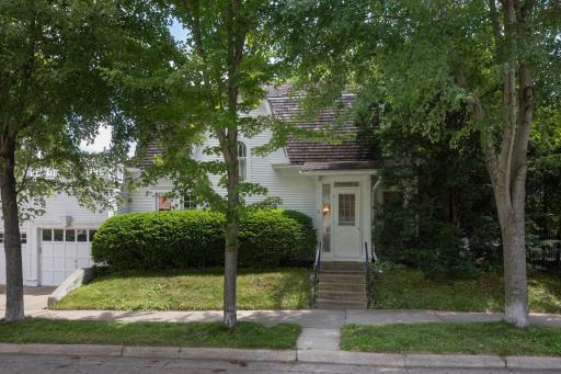 3715 Thomas Avenue S, Minneapolis, MN 55410