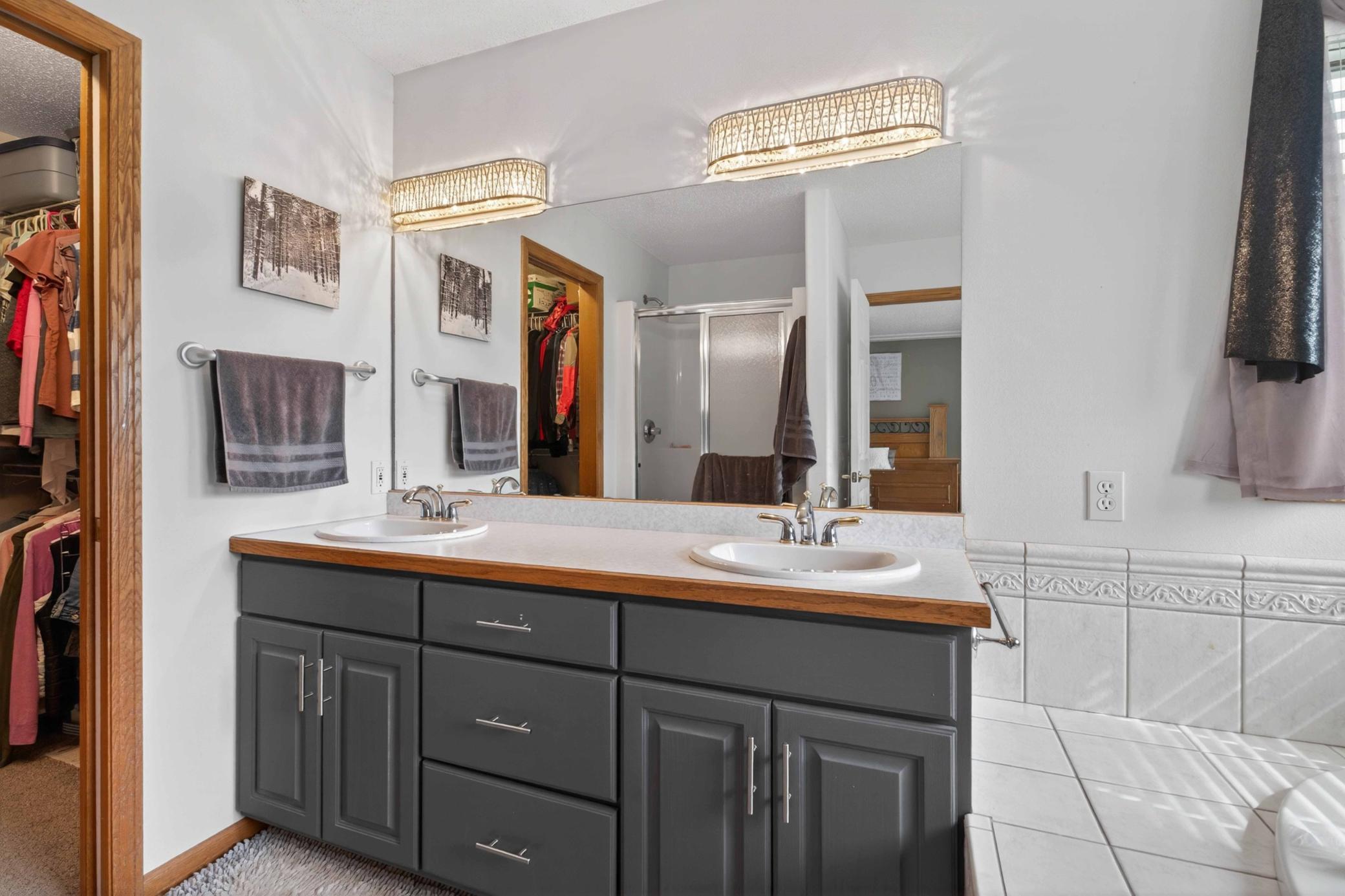 PRIMARY PRIVATE BATHROOM