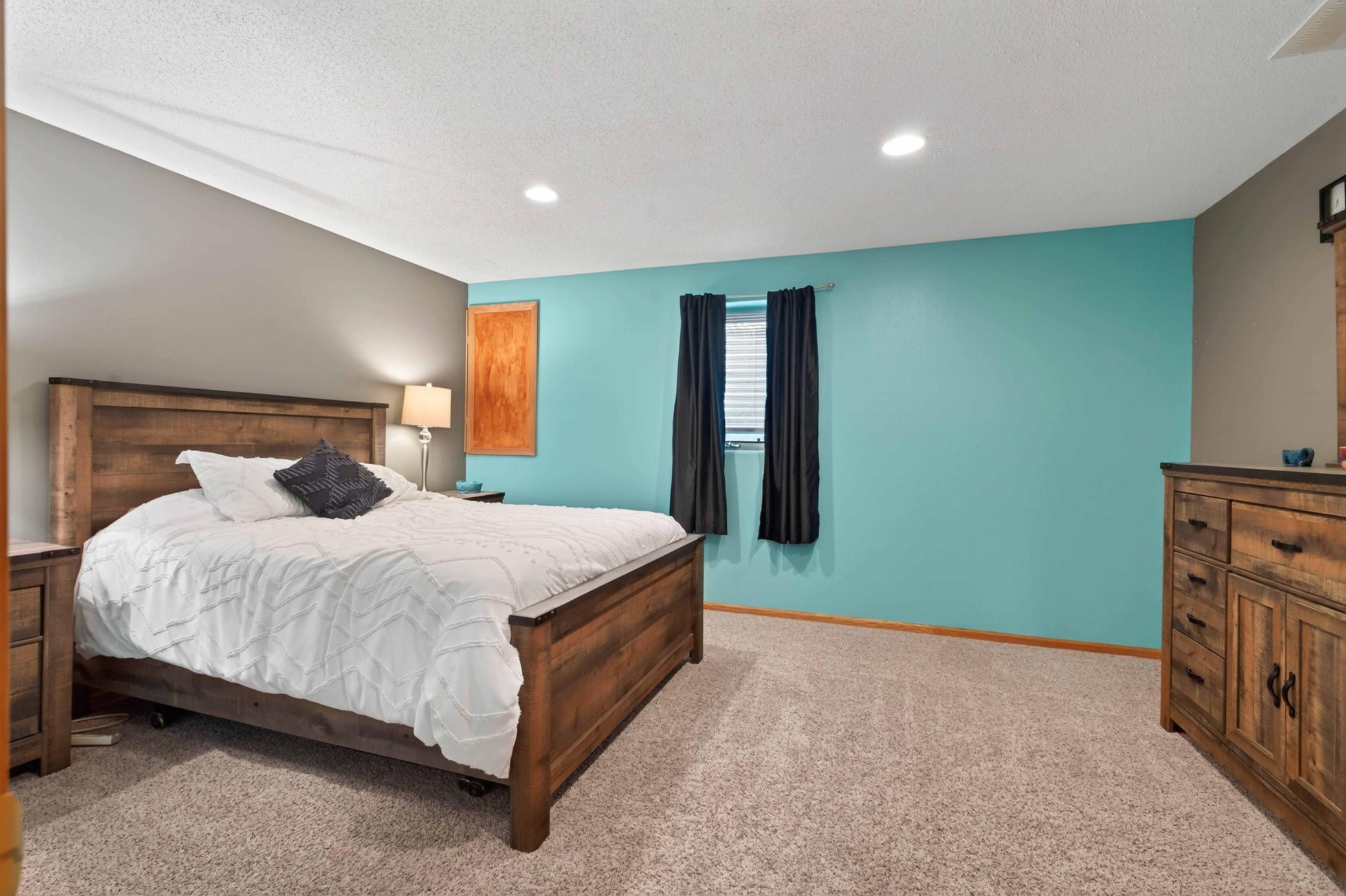 BEDROOM 6