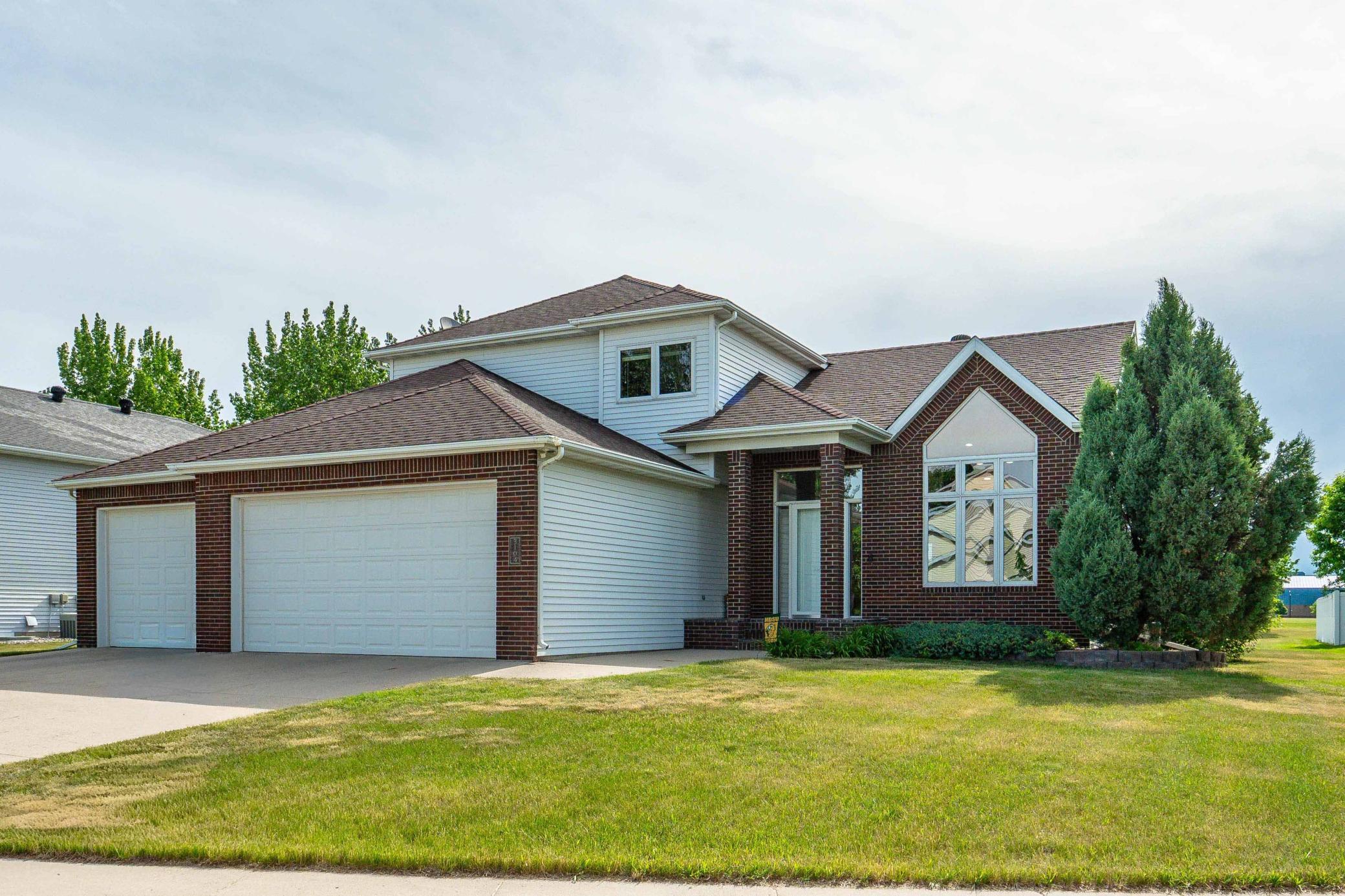 3104 31st St S Fargo-101.jpg