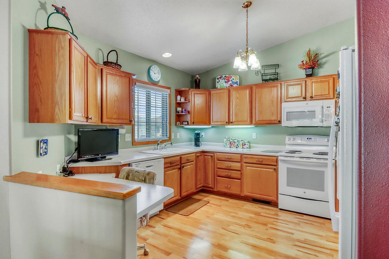 Kitchen1_0-1280.JPG