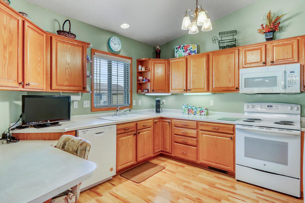 Kitchen1_1-1280.JPG