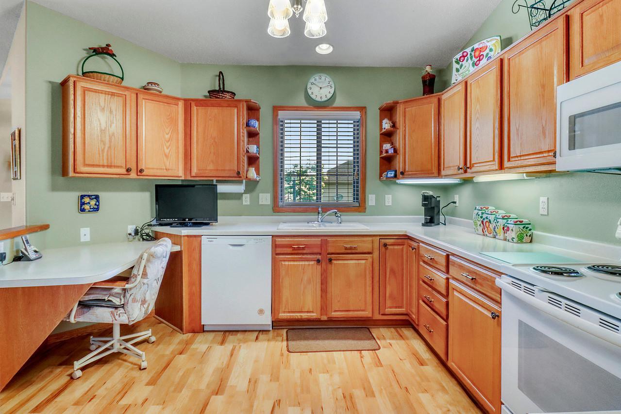 Kitchen1_3-1280.JPG