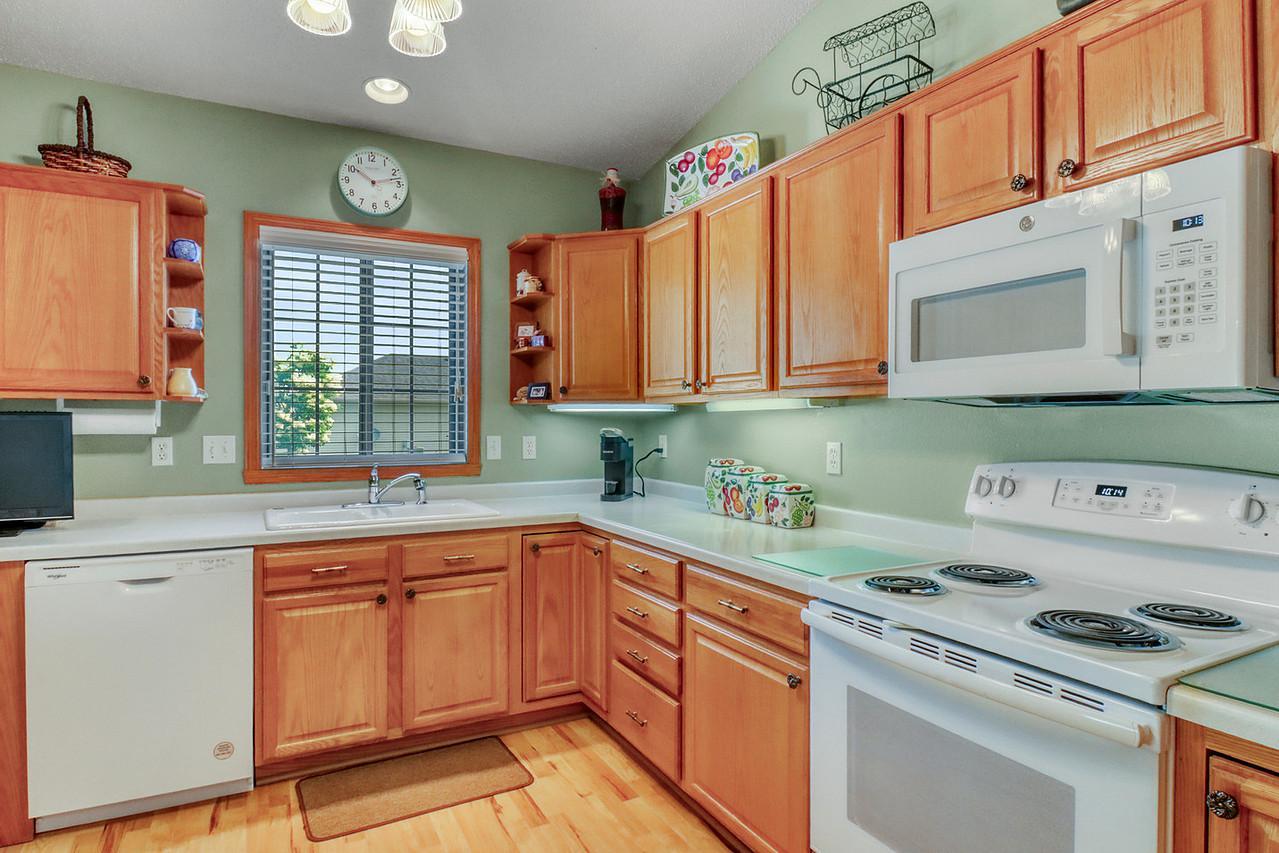 Kitchen1_2-1280.JPG