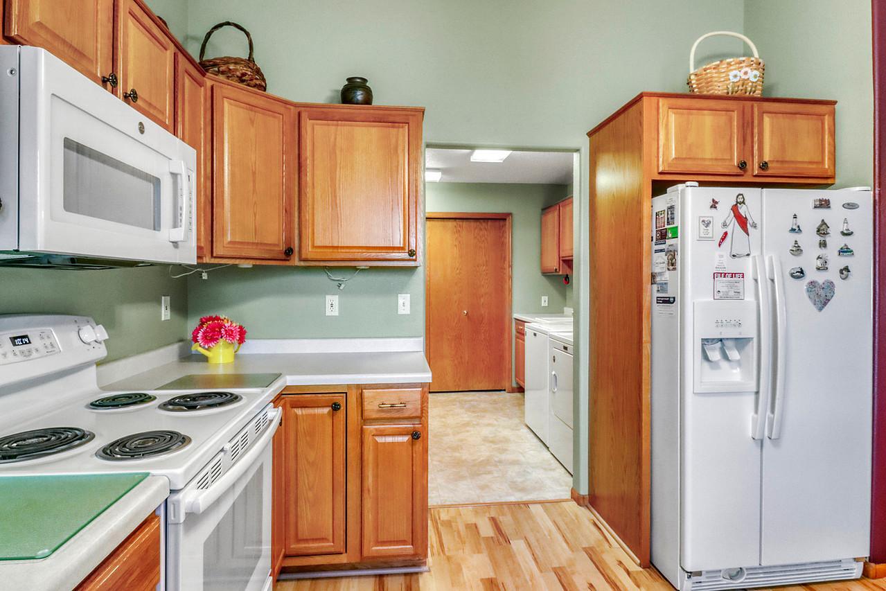 Kitchen1_4-1280.JPG