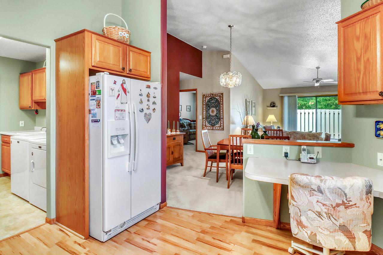 Kitchen1_5-1280.JPG