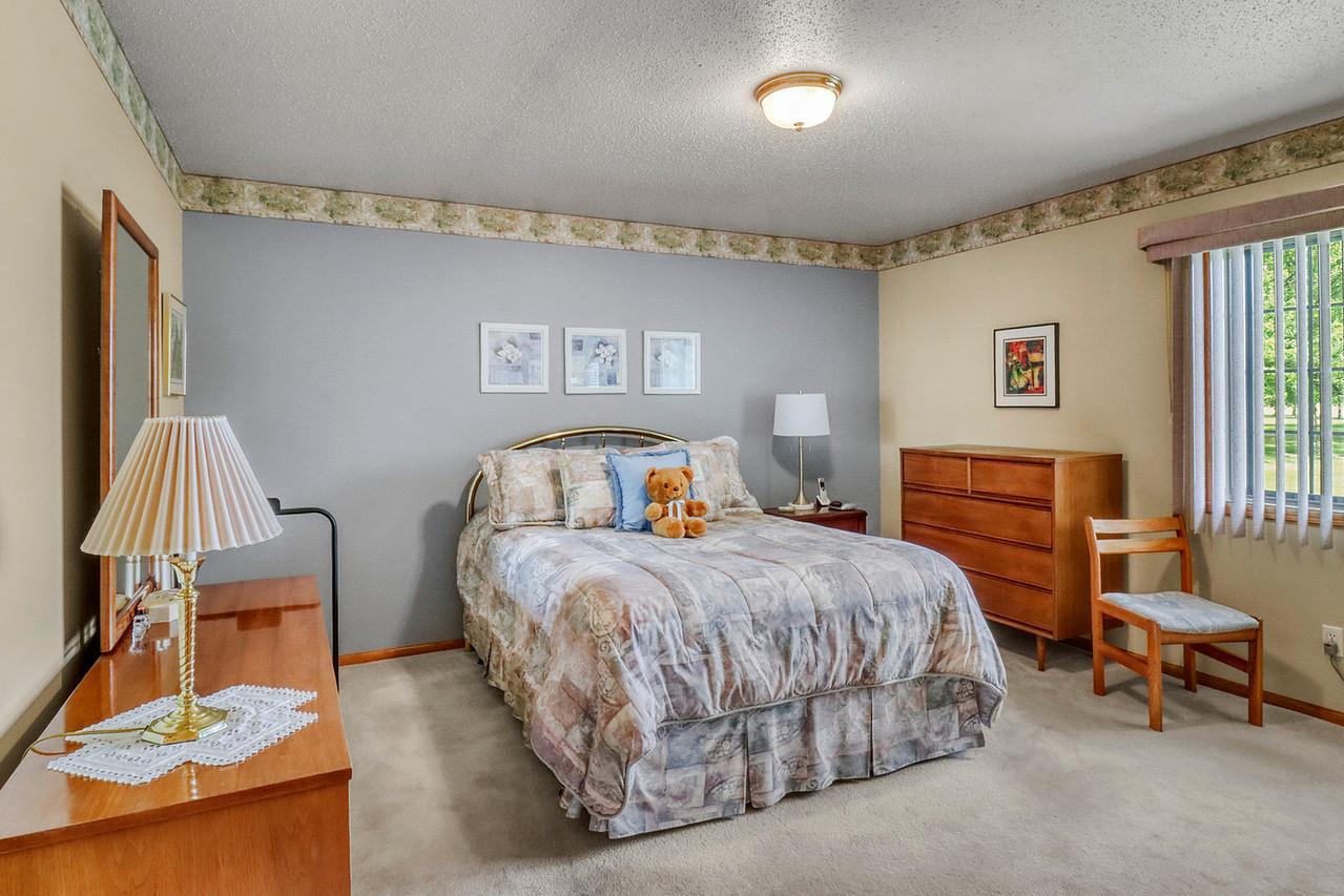 Primary Bedroom1_1-1280.JPG