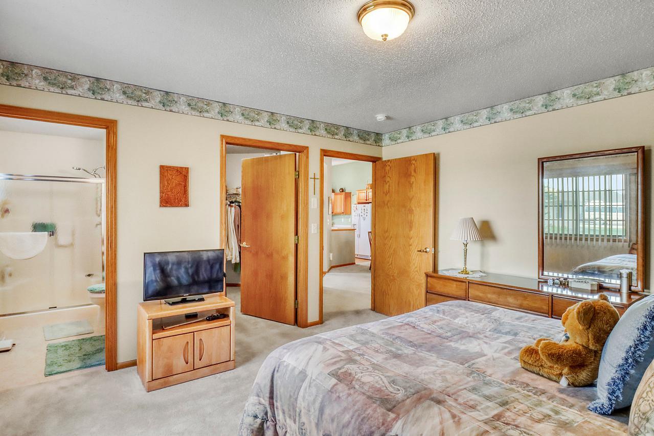 Primary Bedroom1_3-1280.JPG