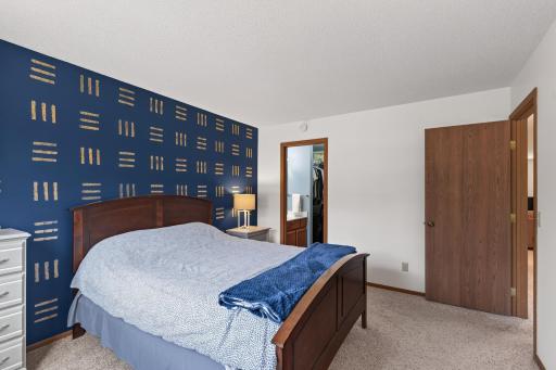 15155 Lesley Lane, Eden Prairie, MN 55346