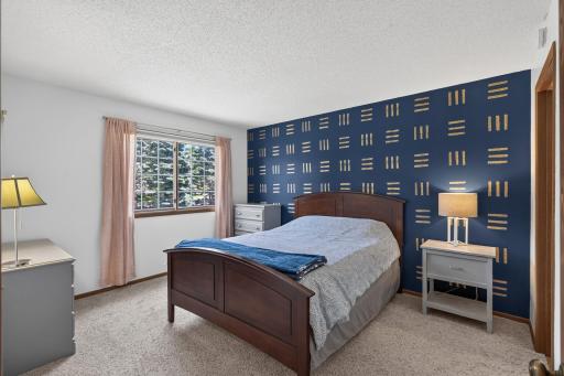 15155 Lesley Lane, Eden Prairie, MN 55346