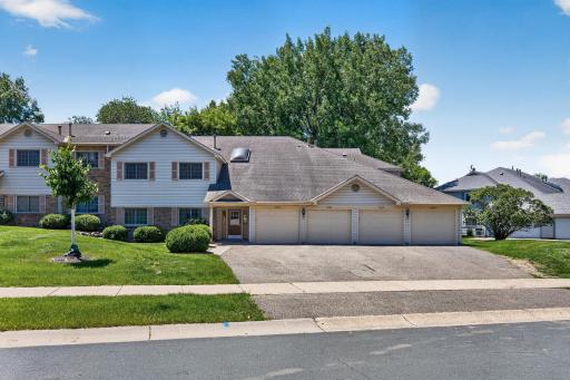 15155 Lesley Lane, Eden Prairie, MN 55346