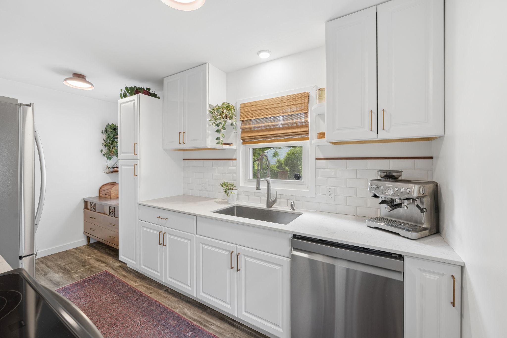 Ample storage for all of your kitchen tools!
