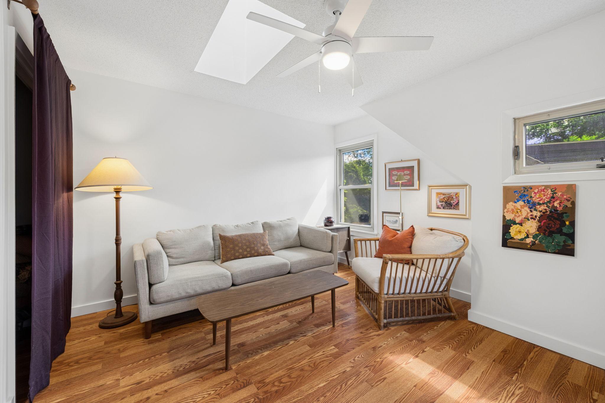 Second upper level bedroom.