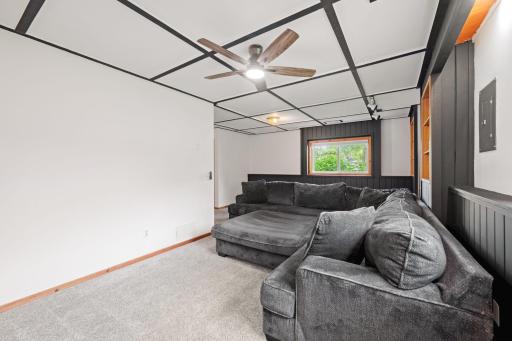 550 Mckinley Street, Anoka, MN 55303