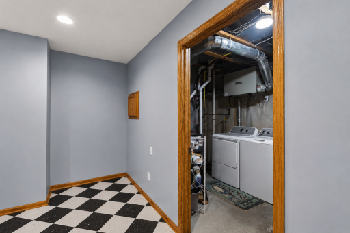 601 1st Avenue NW, Osseo, MN 55369