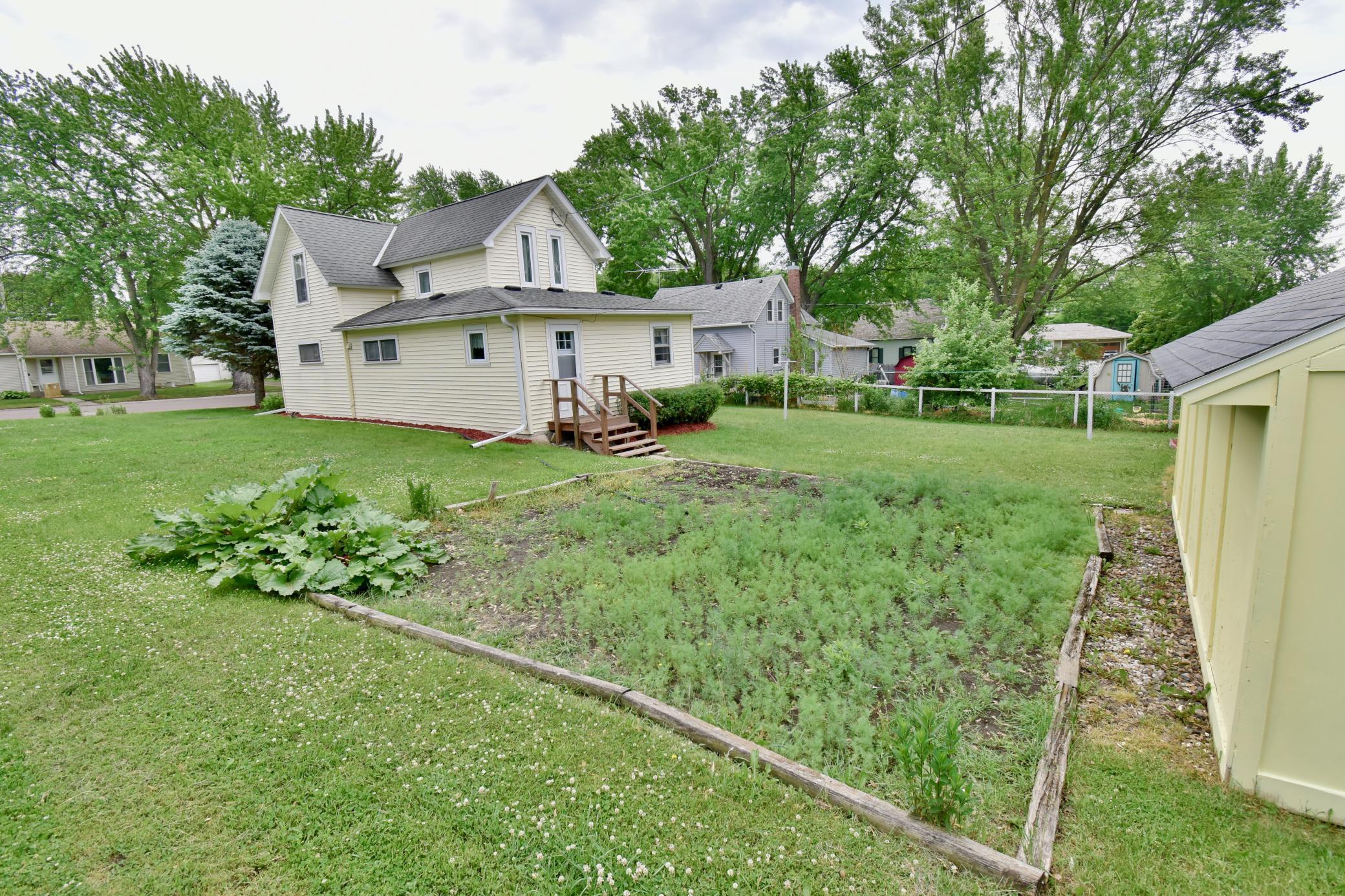 Great space for your garden - this is the first year that the space hasn't been used for gardening!