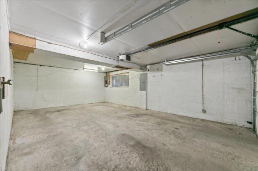 Garage, virtual without boxes