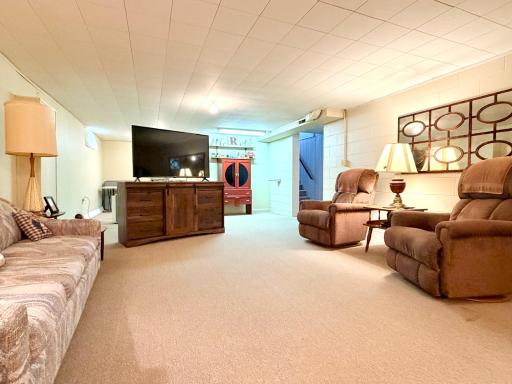 1801 S Shore Drive, Worthington, MN 56187