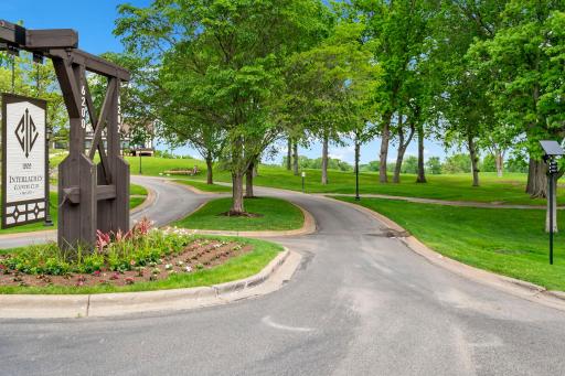 2-web-or-mls-5801 Interlachen Blvd Minneapolis MN_0003.jpg