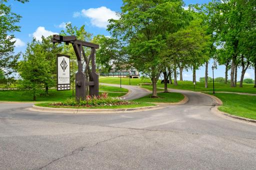 3-web-or-mls-5801 Interlachen Blvd Minneapolis MN_0004.jpg
