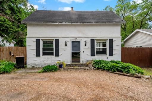 6-web-or-mls-5801 Interlachen Blvd Minneapolis MN_0007.jpg