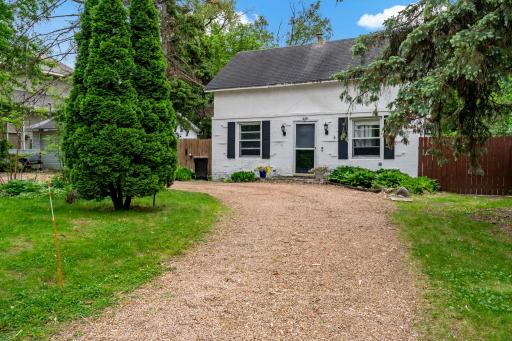 4-web-or-mls-5801 Interlachen Blvd Minneapolis MN_0005.jpg
