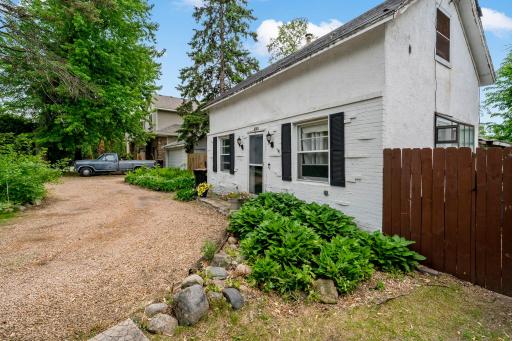 7-web-or-mls-5801 Interlachen Blvd Minneapolis MN_0008.jpg