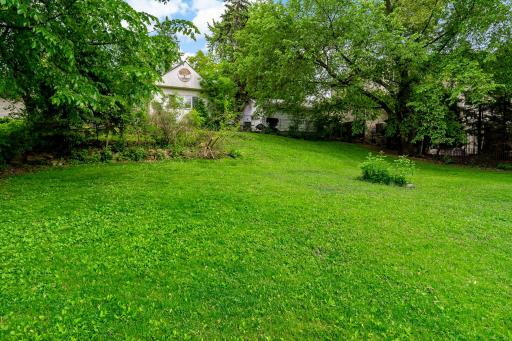 10-web-or-mls-5801 Interlachen Blvd Minneapolis MN_0011.jpg