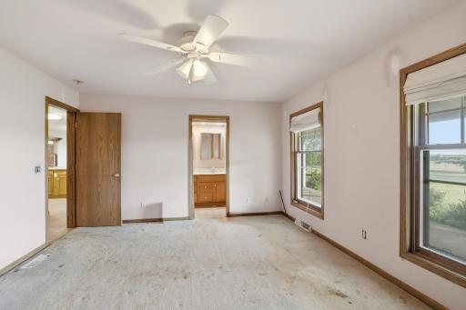 30224 Lexington Road, Le Sueur, MN 56058