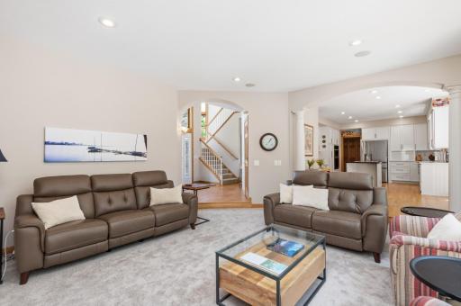 10051 Gristmill Ridge, Eden Prairie, MN 55347