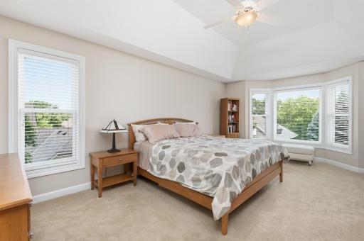 10051 Gristmill Ridge, Eden Prairie, MN 55347