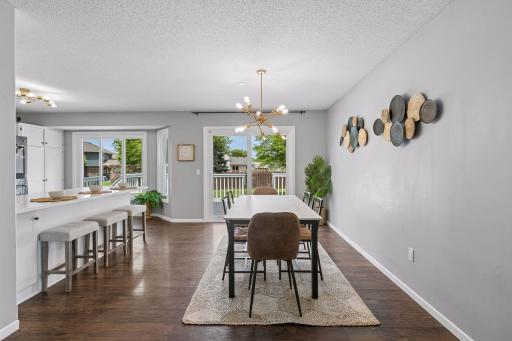Dedicated dining space off kitchen/living room