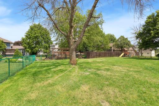 8906 Woodhall Crossing N, Minneapolis, MN 55443
