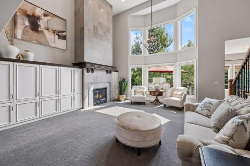 Incredible space to gather with family, friends or coworkers that is cozy yet elegant in style.