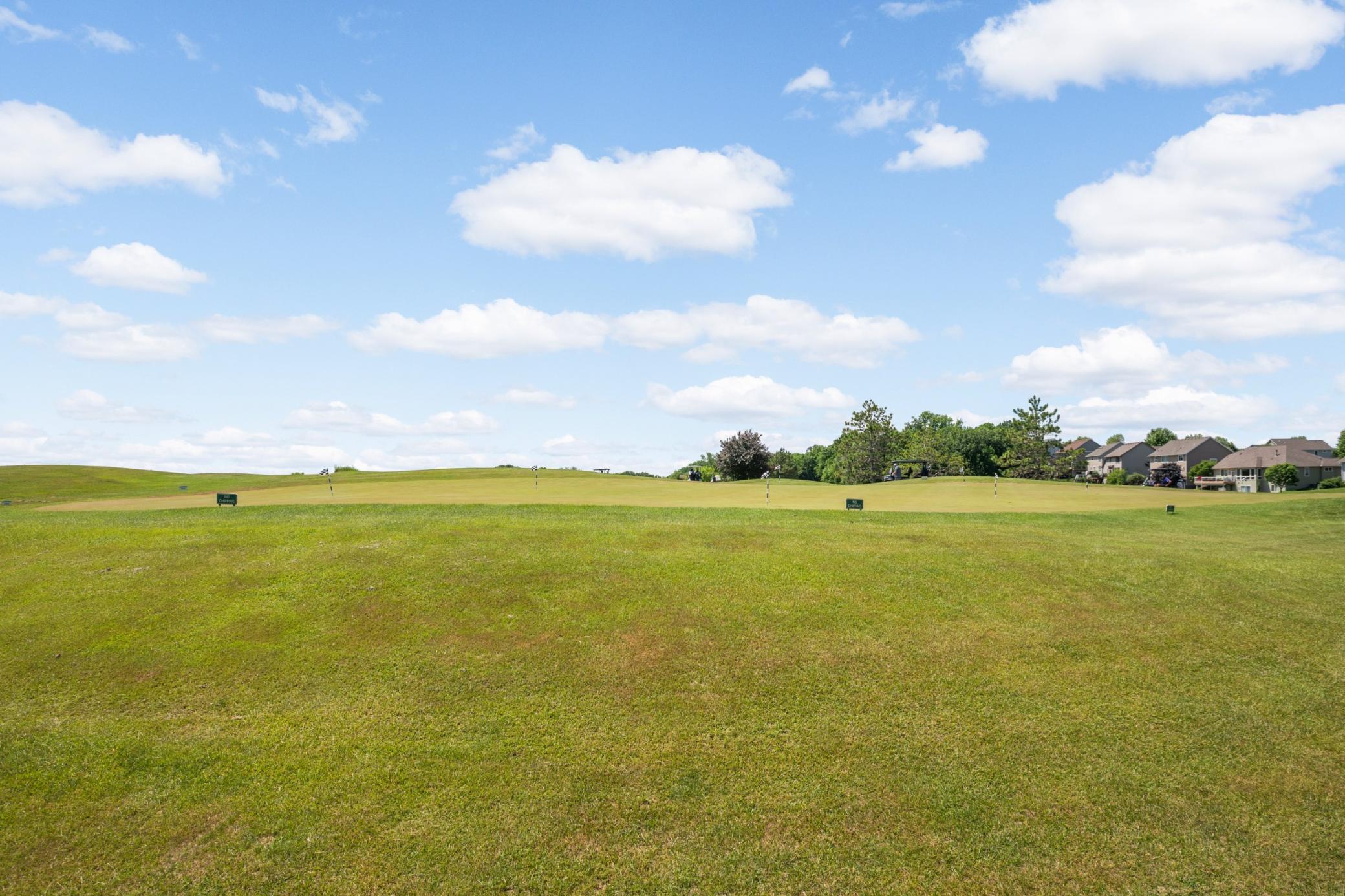 Boulder Pointe Golf Course nearby
