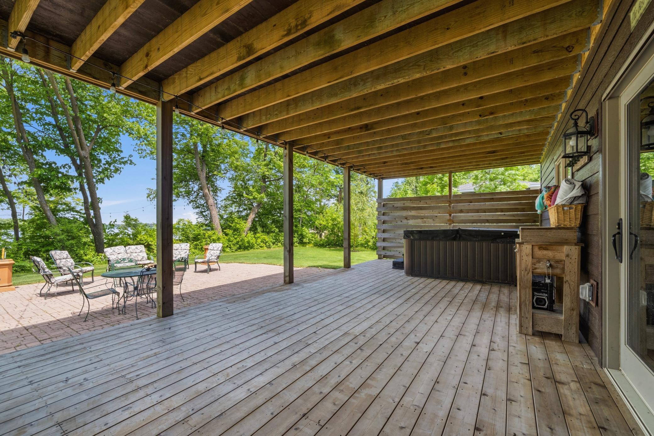 Lower Deck-Hot Tub Included