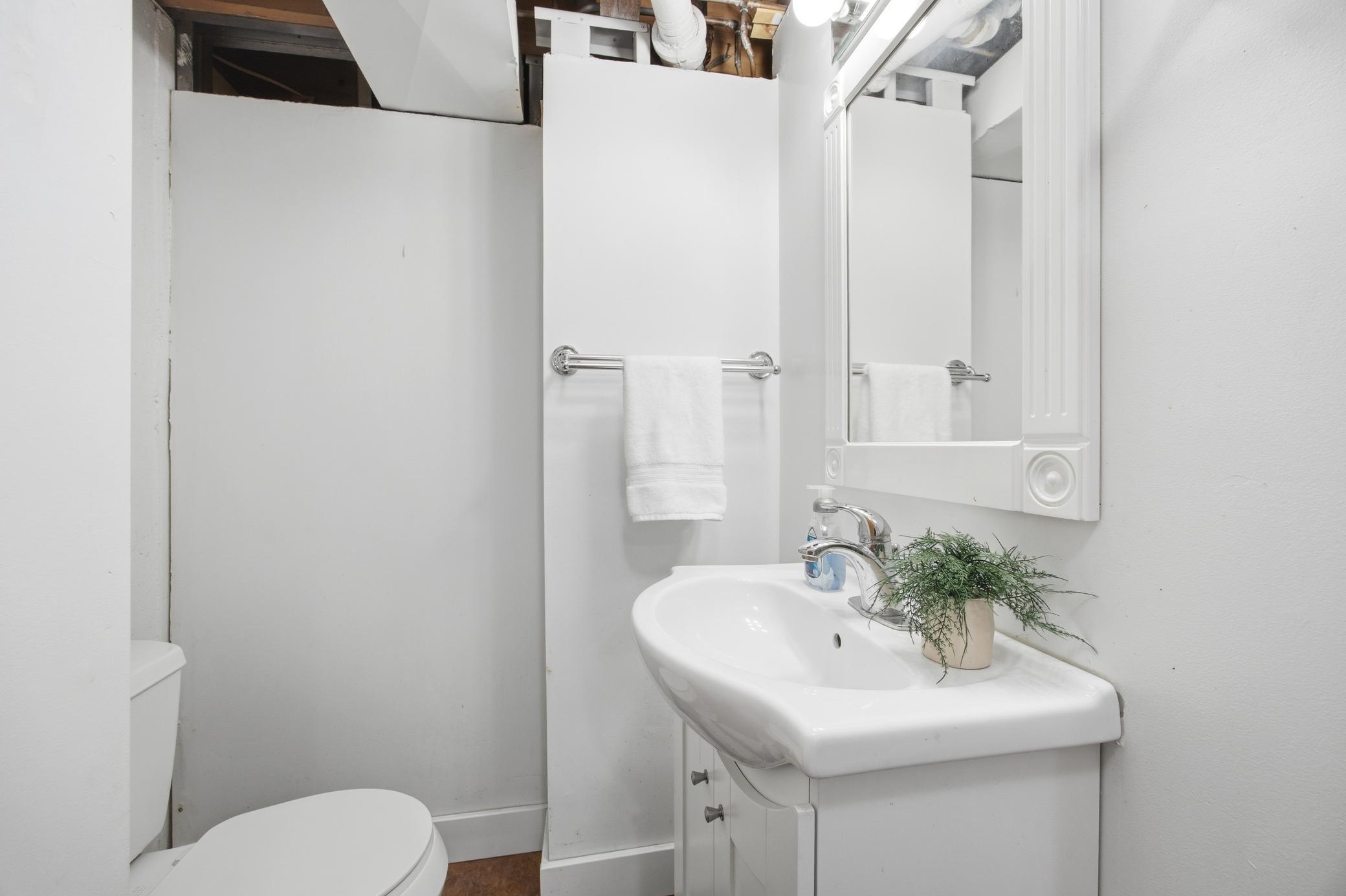 1/2 bath