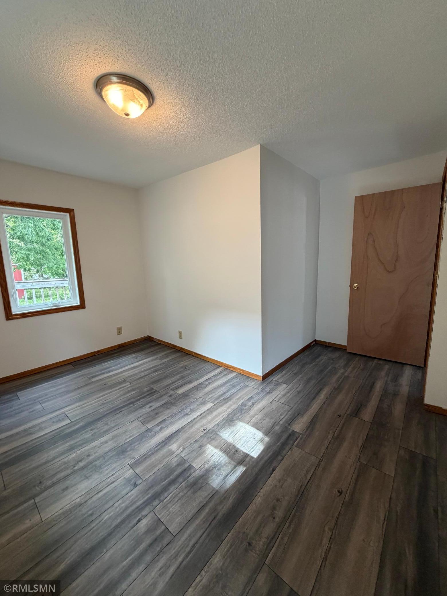 2nd bedroom - nice size