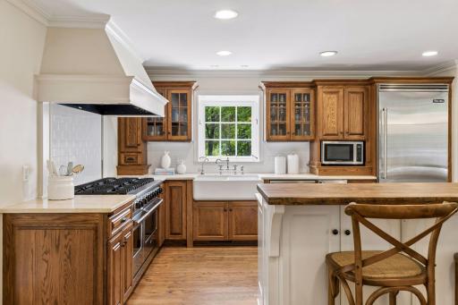 60 Myrtlewood Road, Wayzata, MN 55391